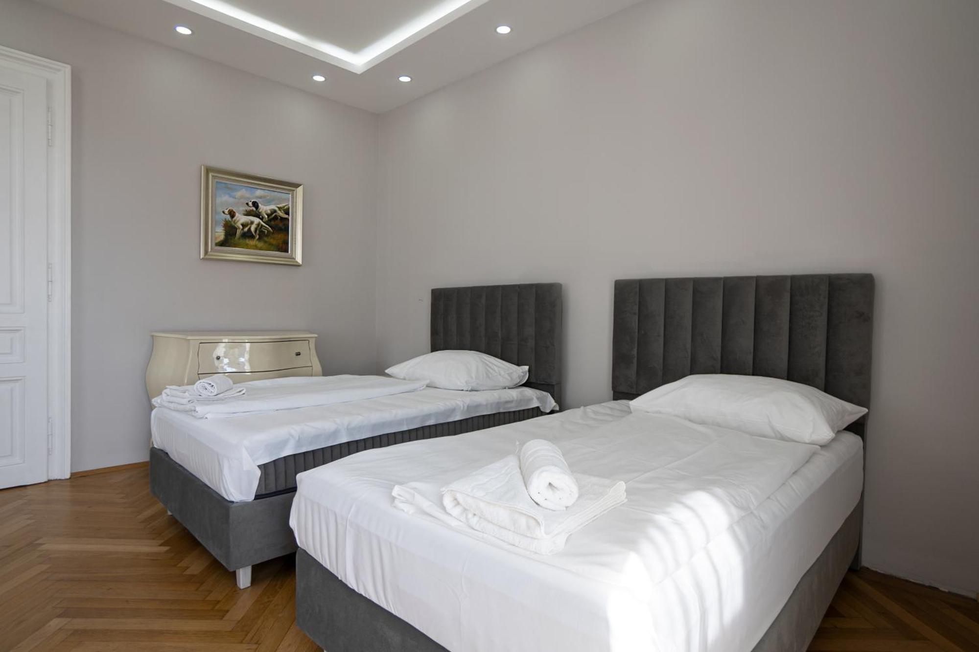 Charming 2-Room Apartment With Balcony, 15 Min To Center Viyana Dış mekan fotoğraf