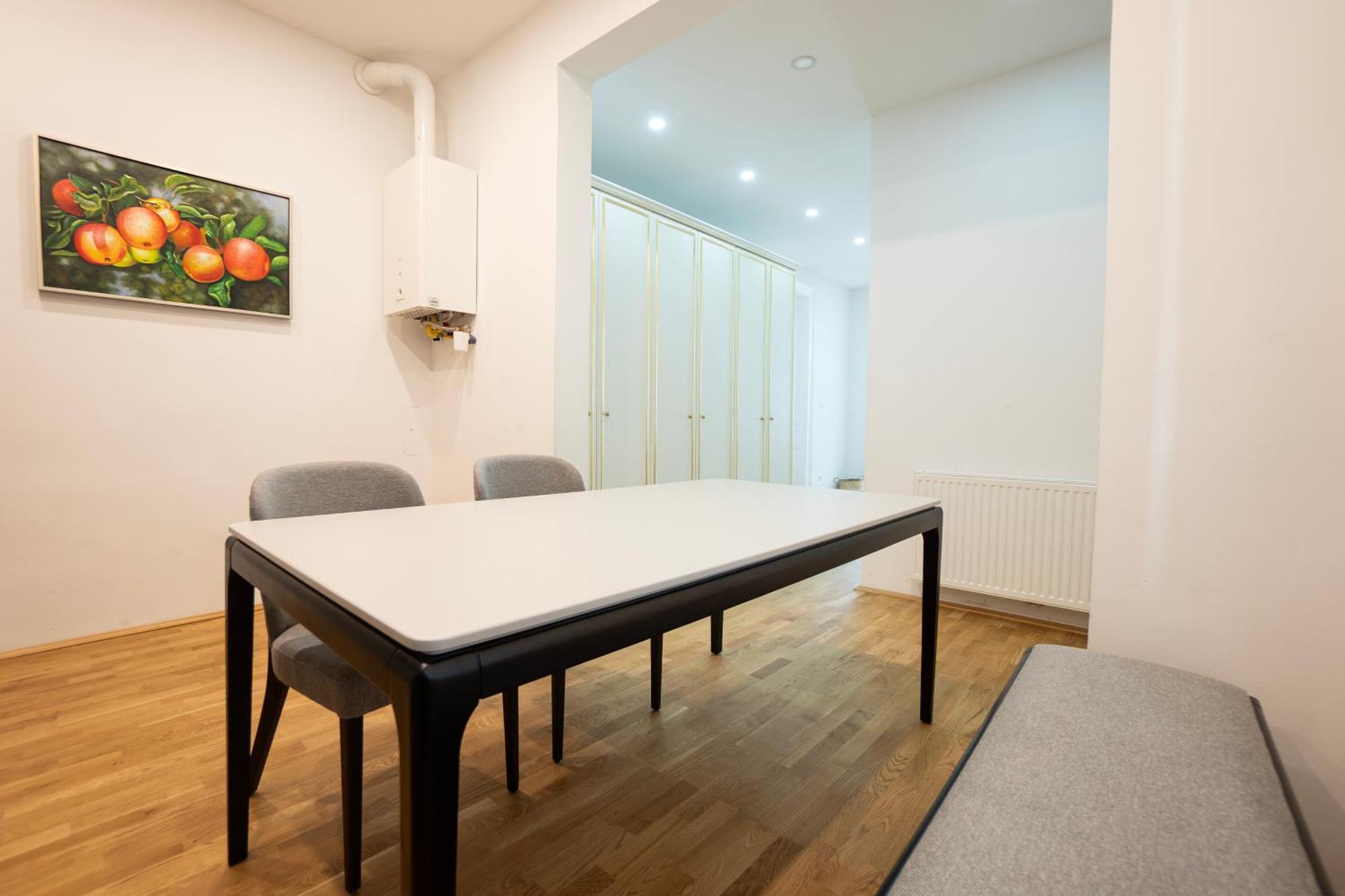 Charming 2-Room Apartment With Balcony, 15 Min To Center Viyana Dış mekan fotoğraf