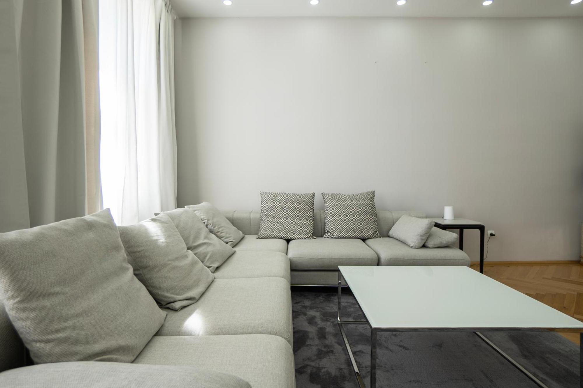 Charming 2-Room Apartment With Balcony, 15 Min To Center Viyana Dış mekan fotoğraf