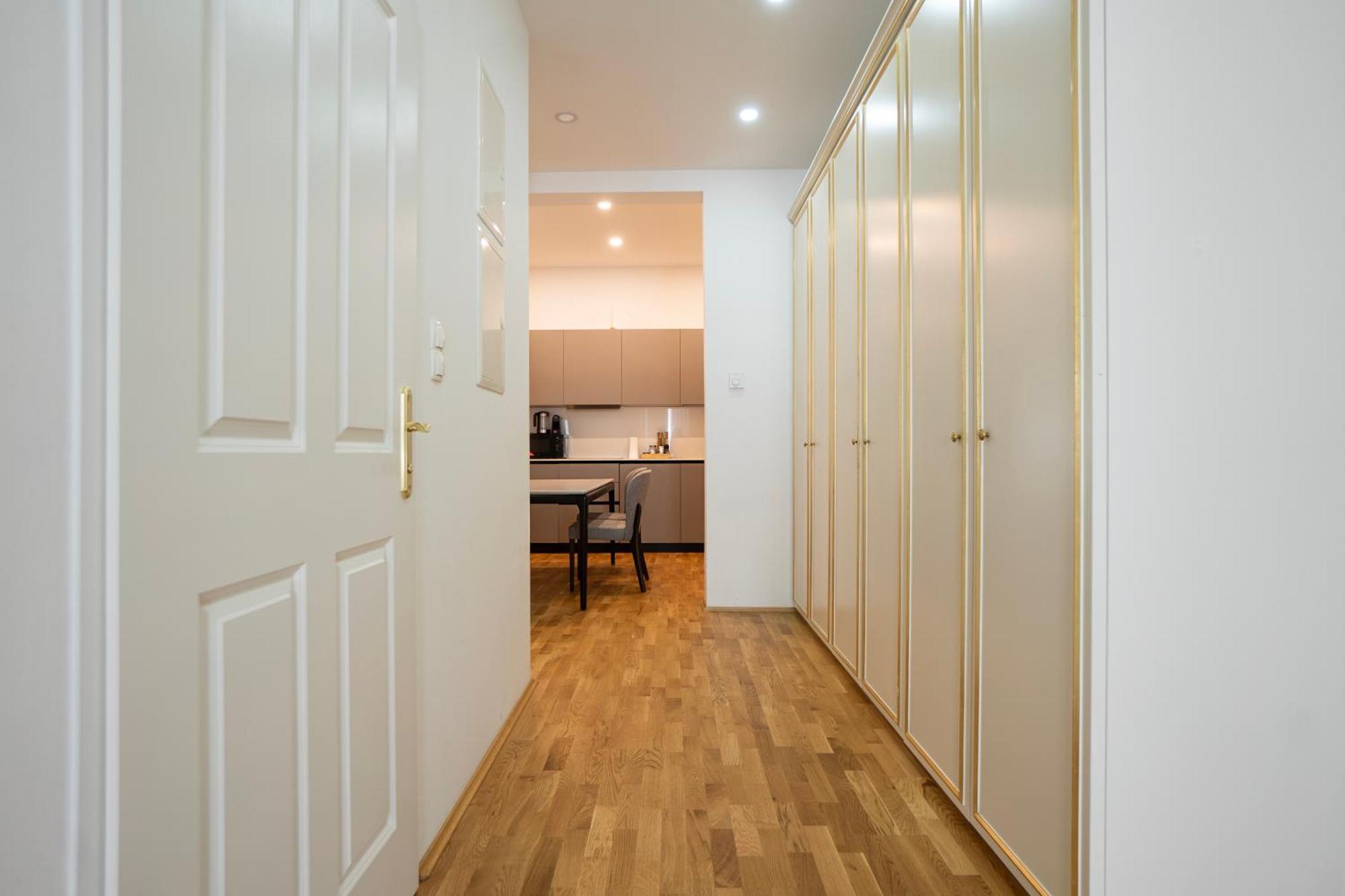 Charming 2-Room Apartment With Balcony, 15 Min To Center Viyana Dış mekan fotoğraf