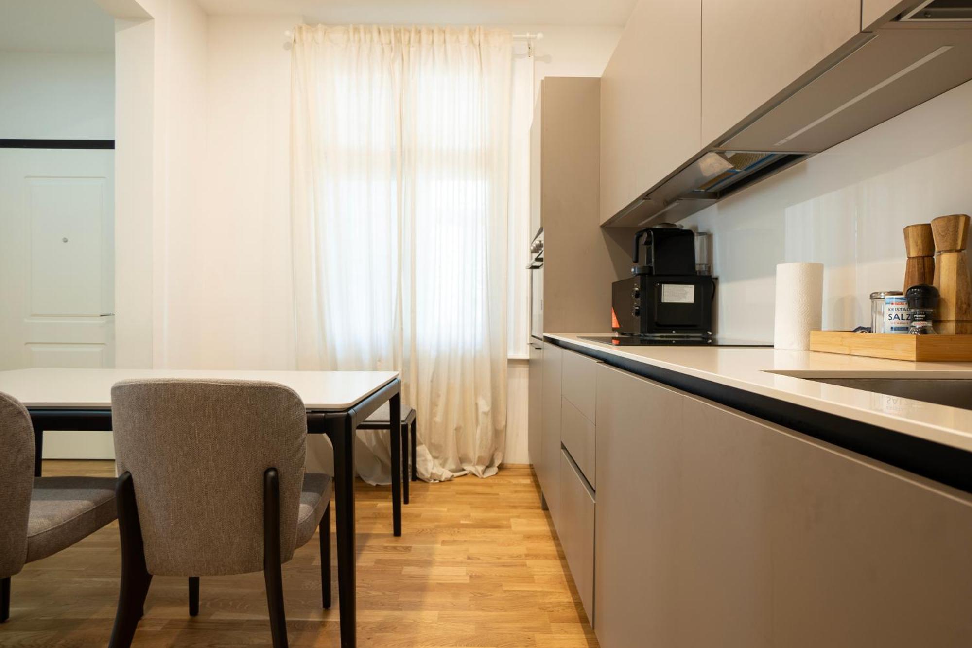 Charming 2-Room Apartment With Balcony, 15 Min To Center Viyana Dış mekan fotoğraf